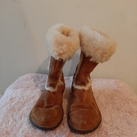 Ugg boots - Picture 2 of 6